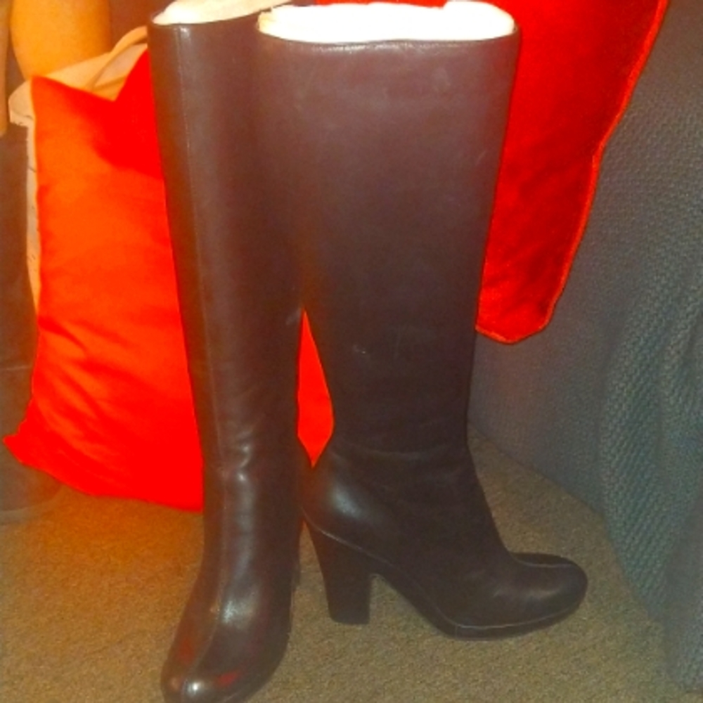 Women's black leather high heel boots size 9m USA/ 7m Euro. AirSoleComfort shoe.